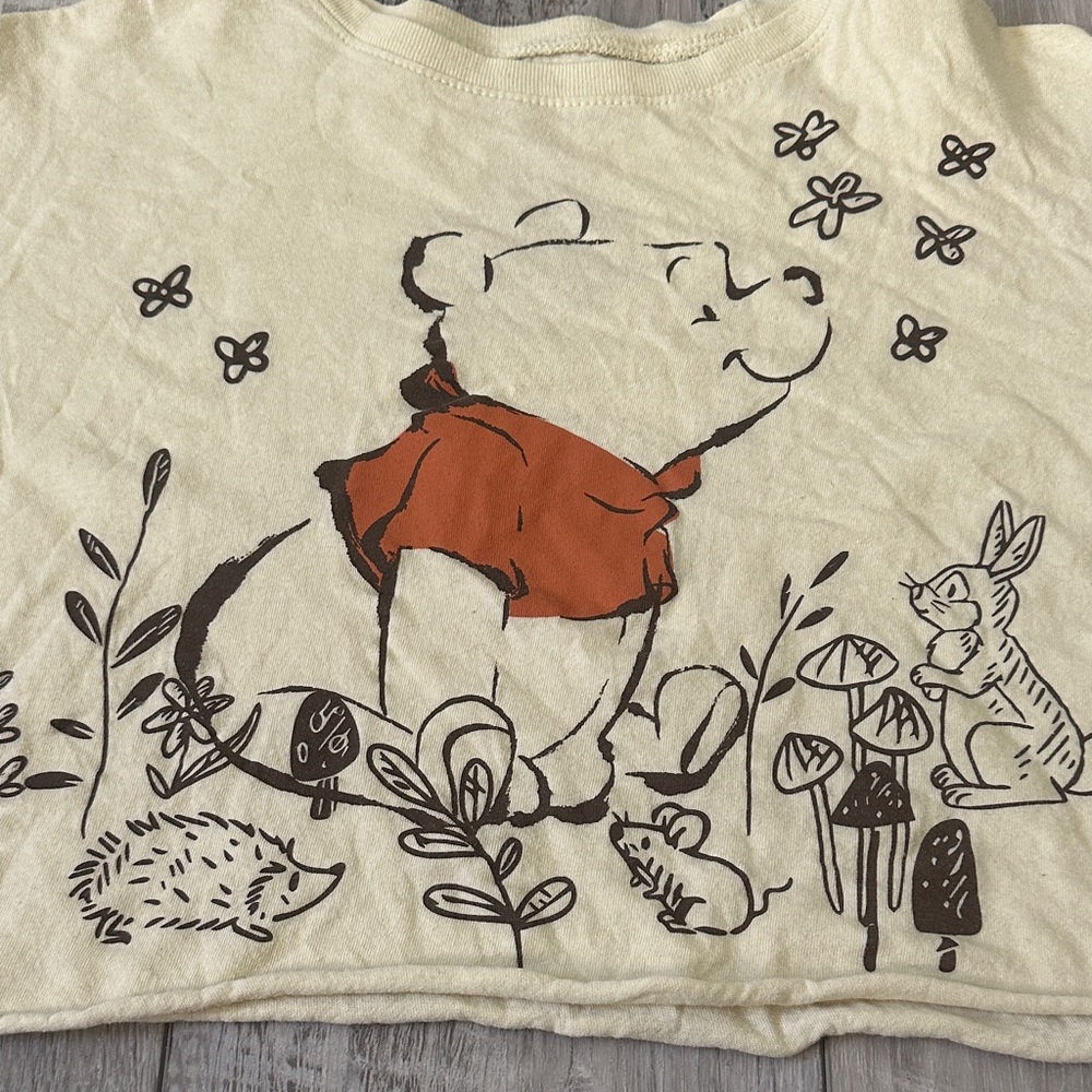 Disney Junior’s Cream Winnie the Pooh cropped Graphic Tee - Picture 3 of 4